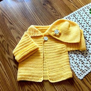 NWT  Hand Crafted Daisy Sweater & Hat 12-18 Months